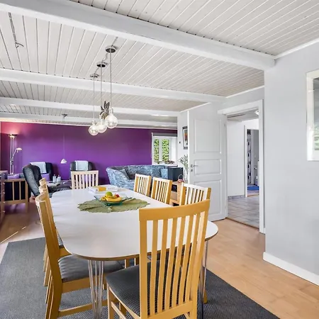Merrit - 4-6km To The Fjord By Interhome 펜션 *